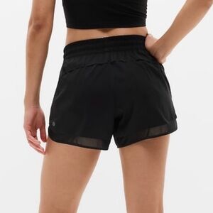 Athleta Mesh Racer Run Mid Rise 4" Short